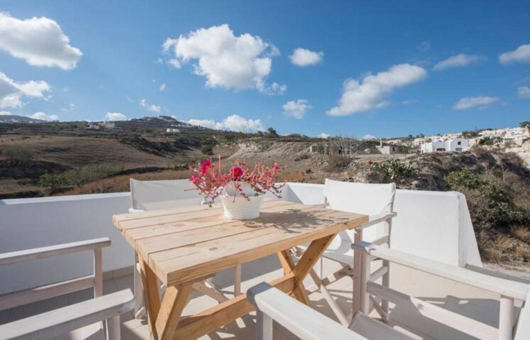 Santorini Traditional Suites Vothon Exterior photo