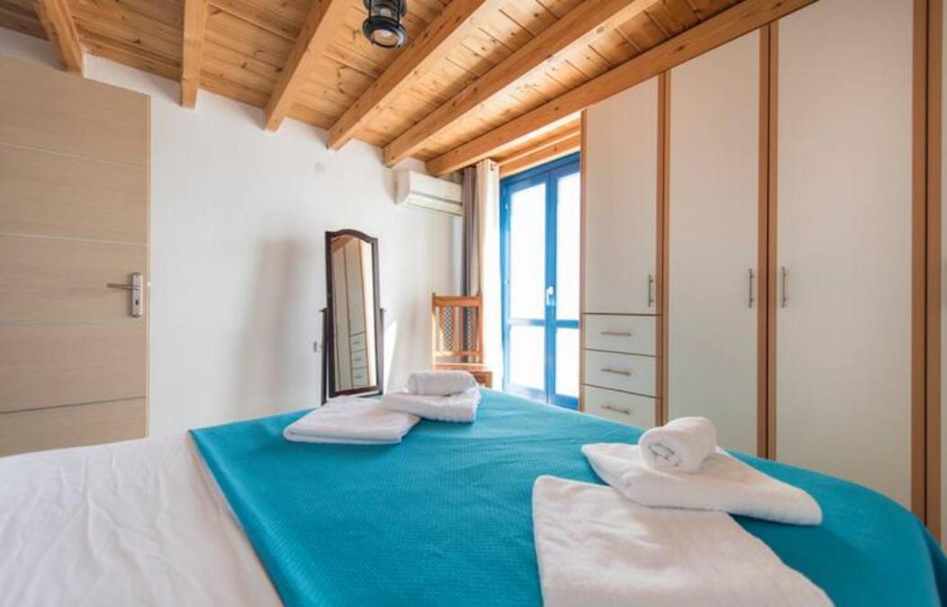 Santorini Traditional Suites Vothon Exterior photo