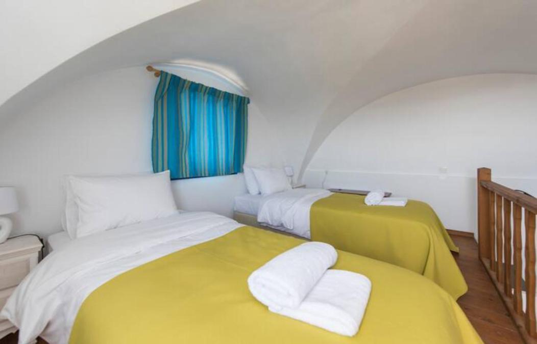 Santorini Traditional Suites Vothon Exterior photo