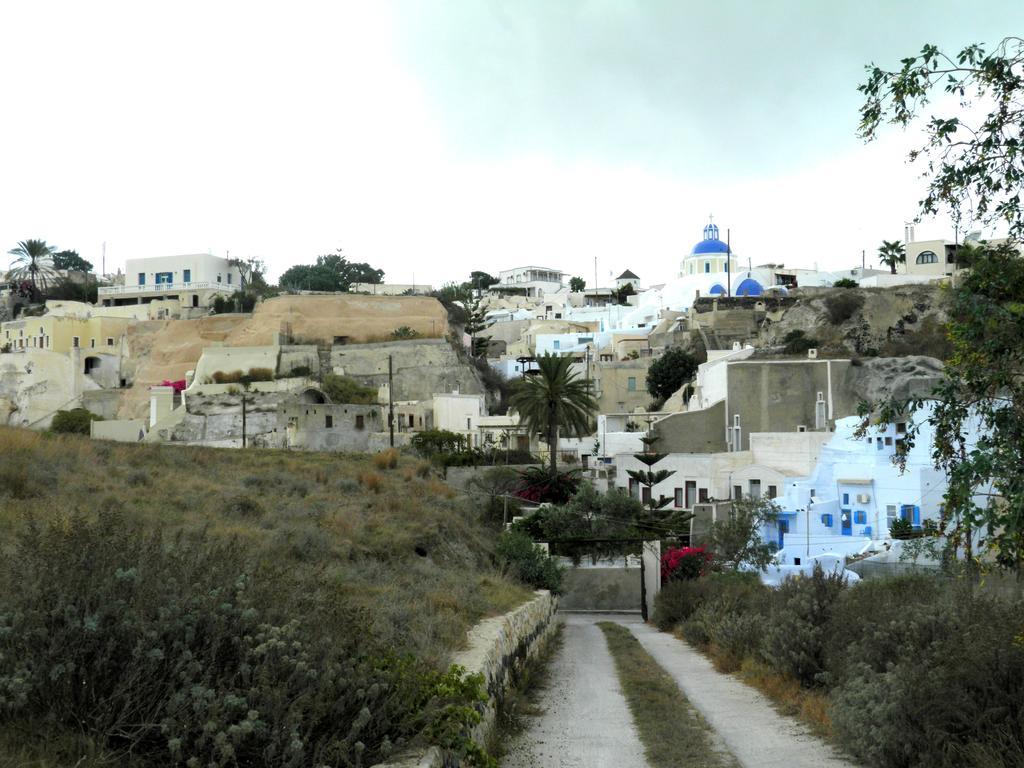 Santorini Traditional Suites Vothon Exterior photo